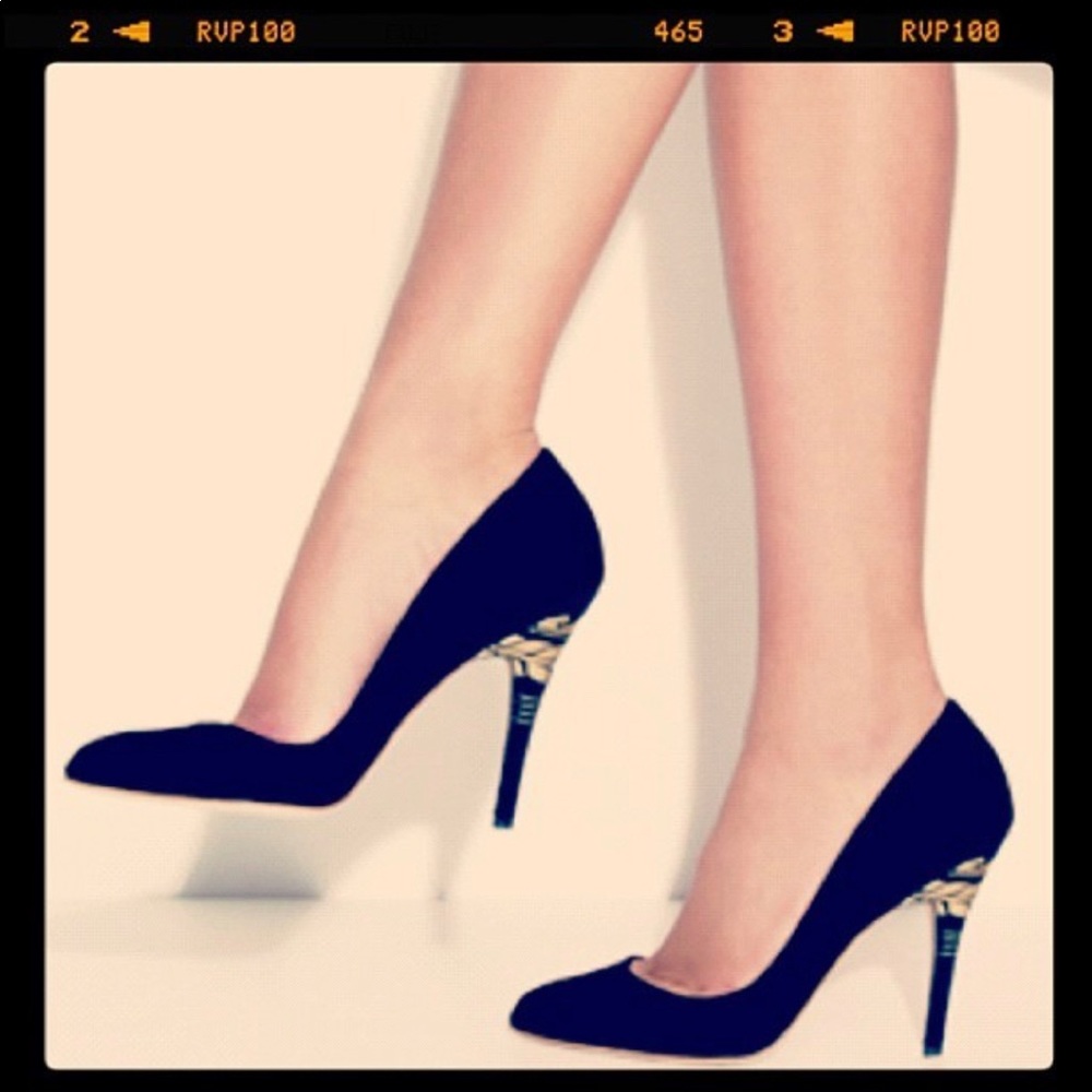 Charlie by Matthew Zink - 110 Pump - Black Grecian Foil